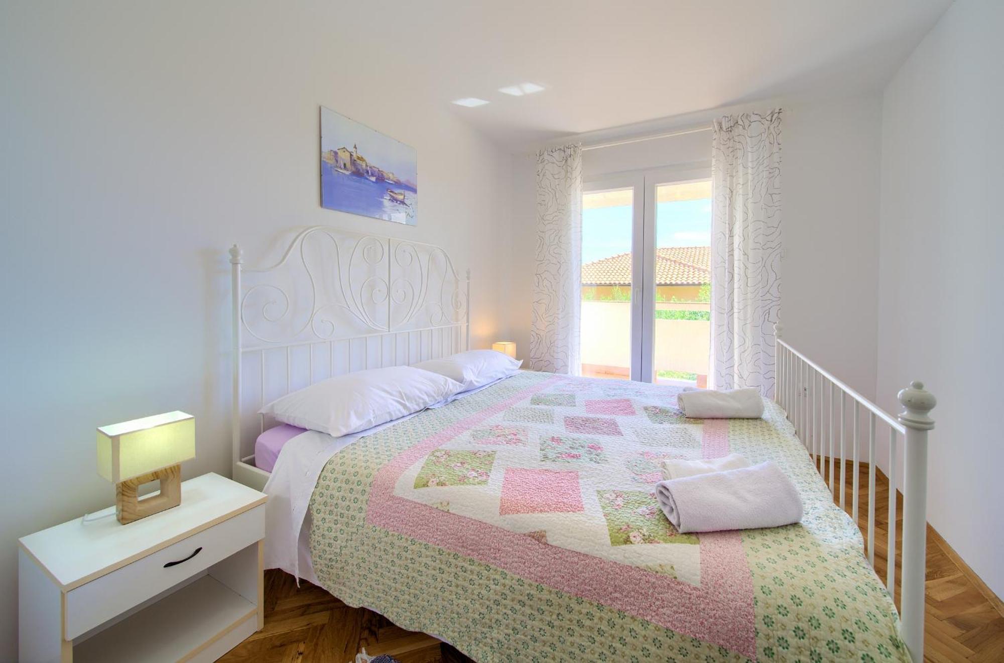 Apartments Rose Крк Экстерьер фото