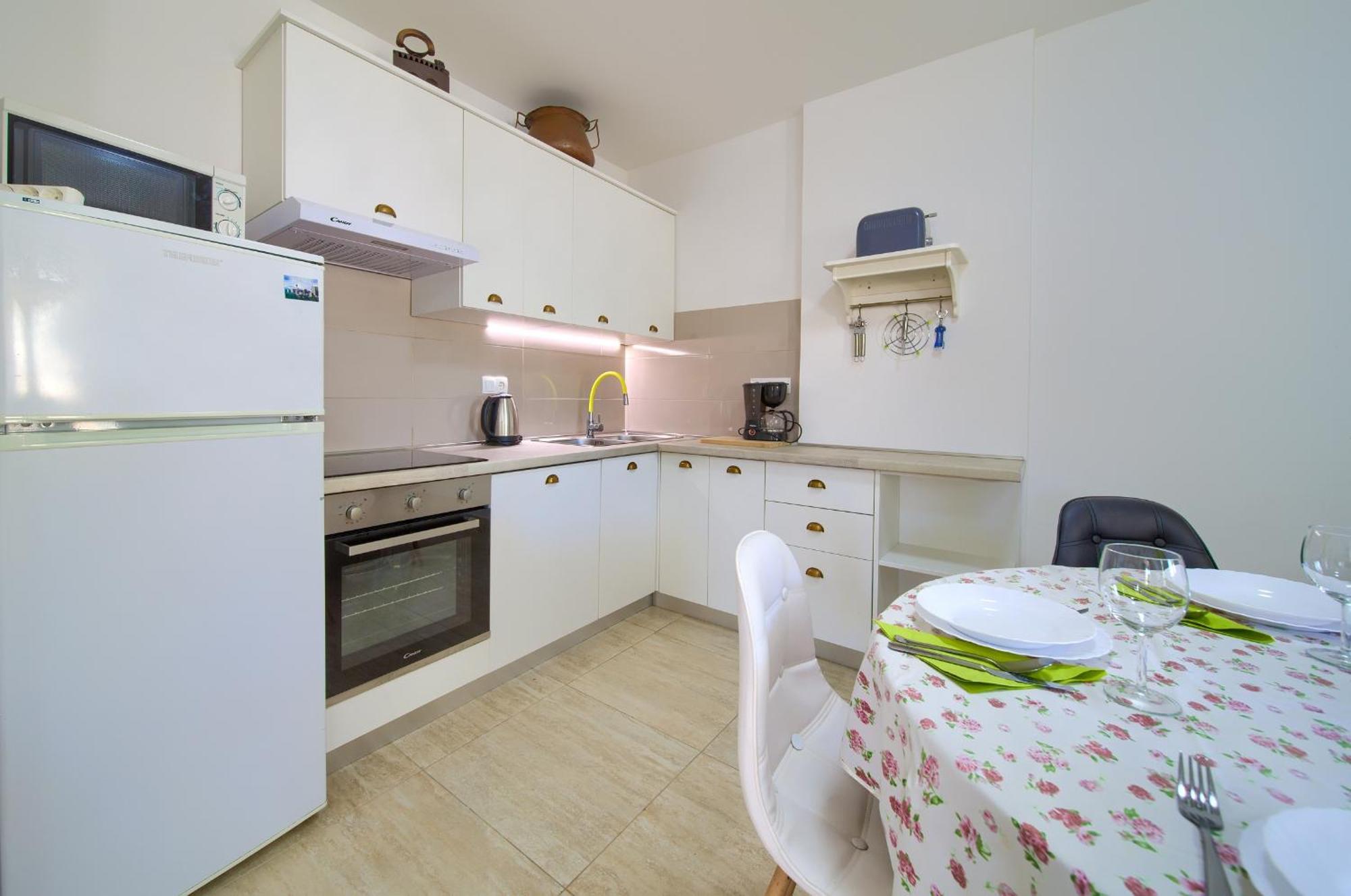 Apartments Rose Крк Экстерьер фото