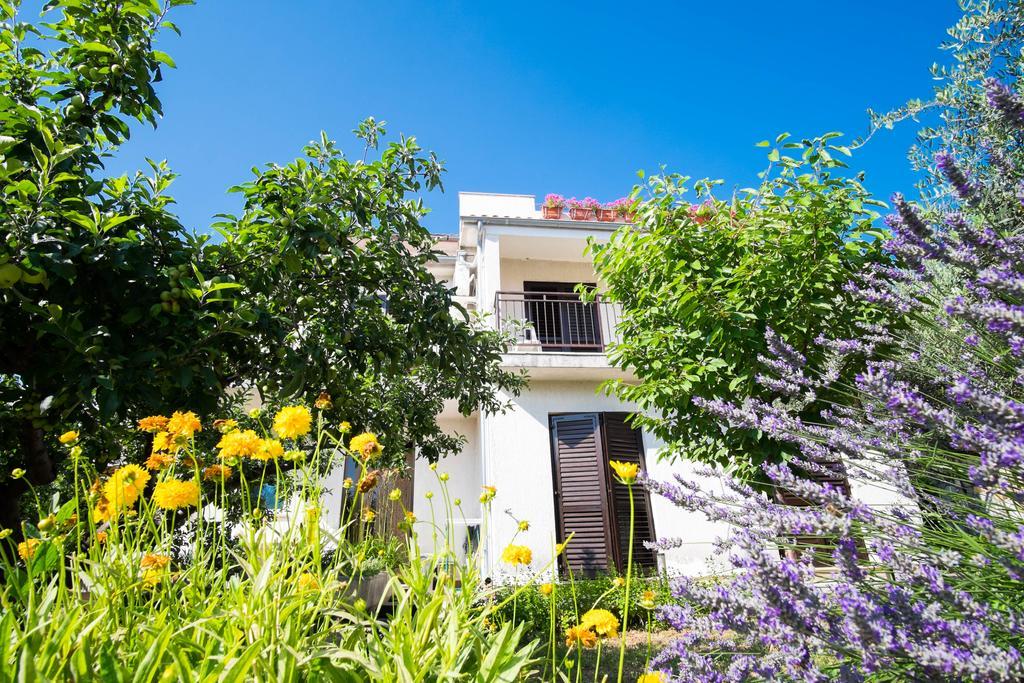 Apartments Rose Крк Экстерьер фото