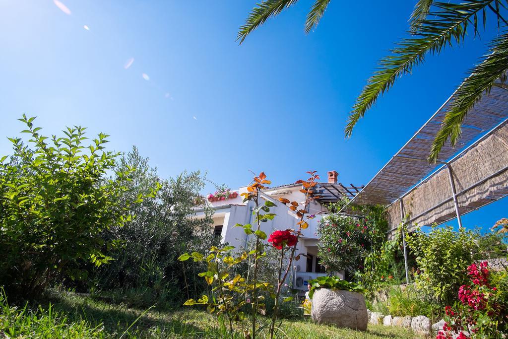 Apartments Rose Крк Экстерьер фото