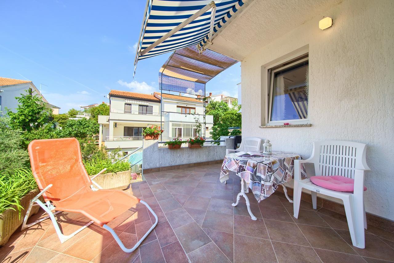 Apartments Rose Крк Экстерьер фото